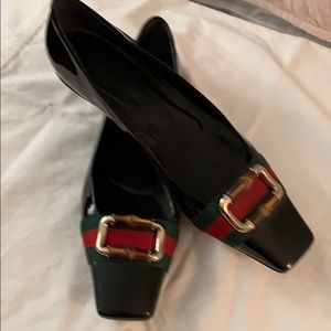 Black patent Gucci bamboo flats